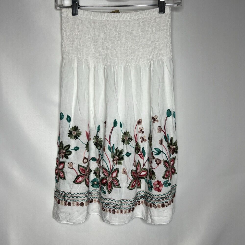Extra Belleza Women’s Top or Skirt Sz Medium Floral Embroidery Stretch Colorful